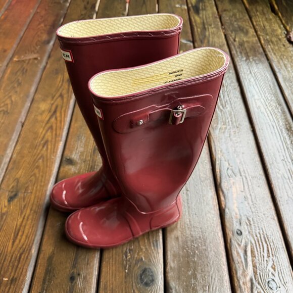 Hunter Original Tall Gloss Casual Rain Boots, Fall Red, in Women's 7 - Picture 5 of 12